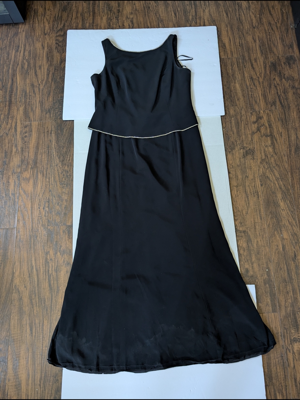 Vintage Jones New York  Black Sleeveless Evening Dress with Subtle Trim Size 16